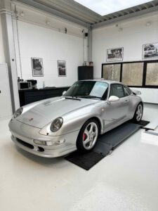 Porsche 993 Turbo nach professioneller Keramikversiegelung & Lackaufbereitung in Solingen